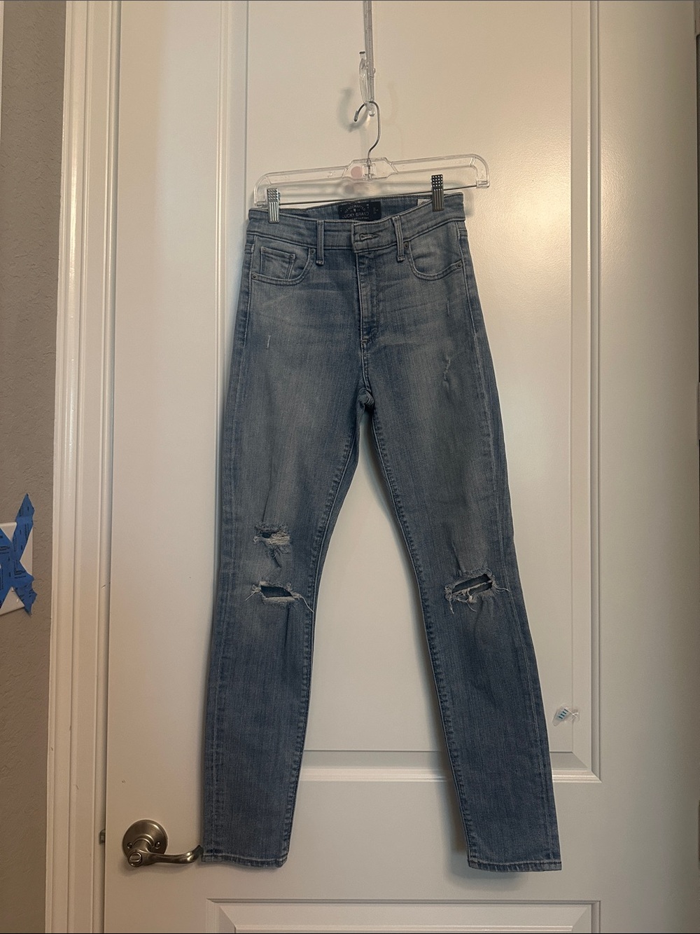 Lucky Brand Women's Faded Blue Distressed Skinny Jeans